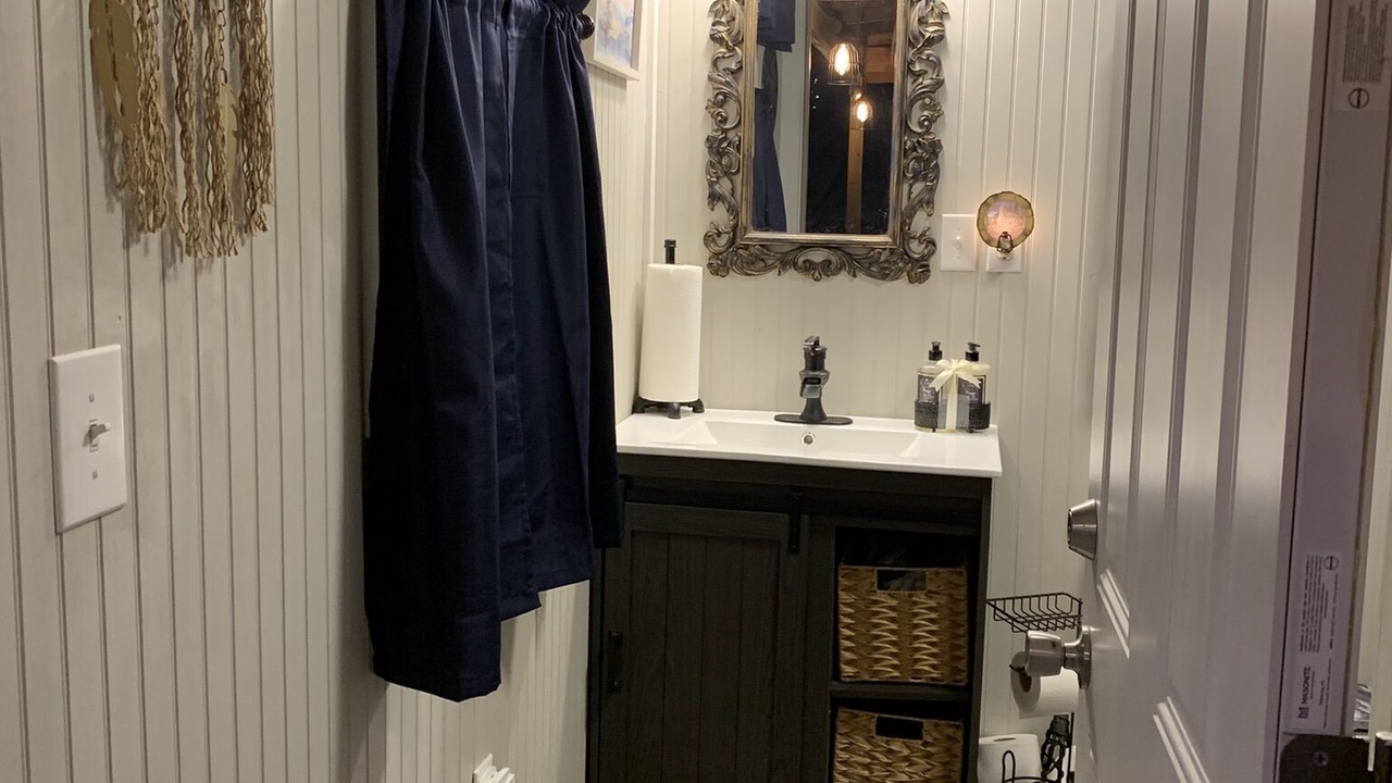 Photo of Bathroom in Byrdstown