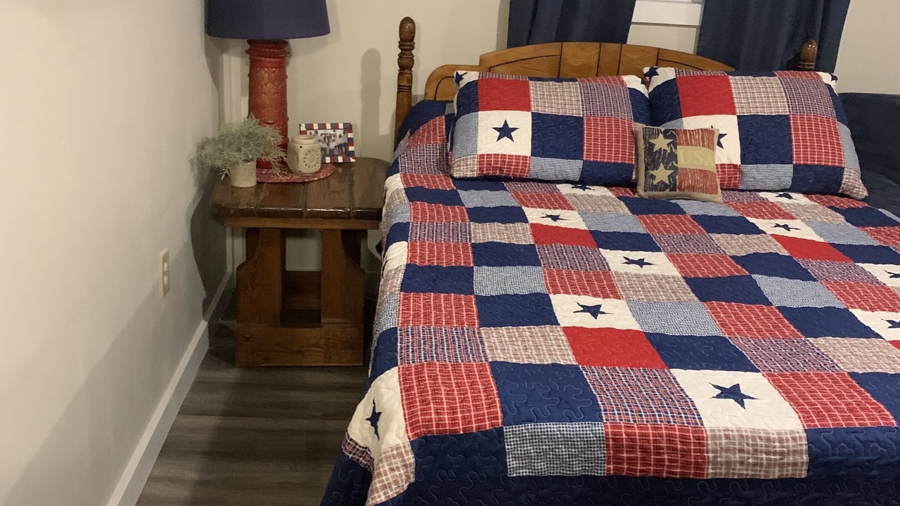 Photo of Bedroom in Byrdstown