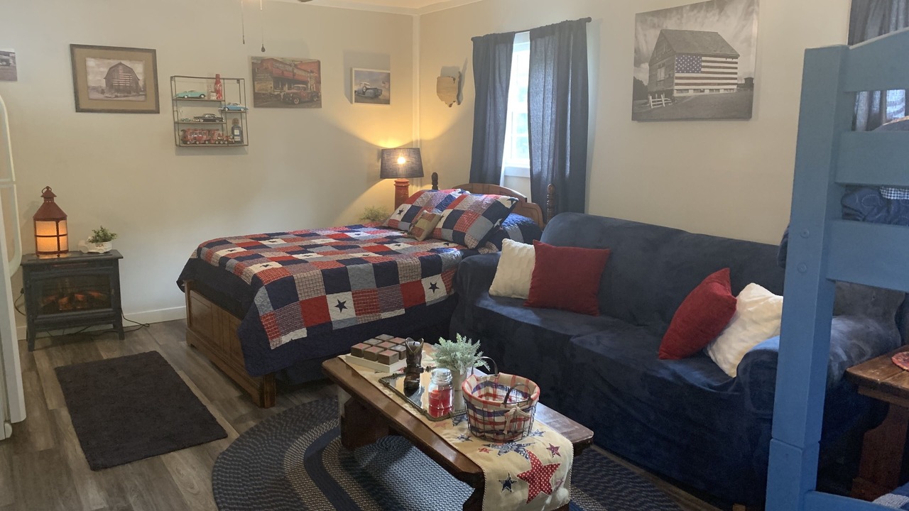 Photo of Livingroom in Byrdstown
