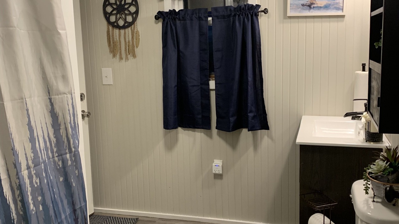 Photo of Bathroom in Byrdstown