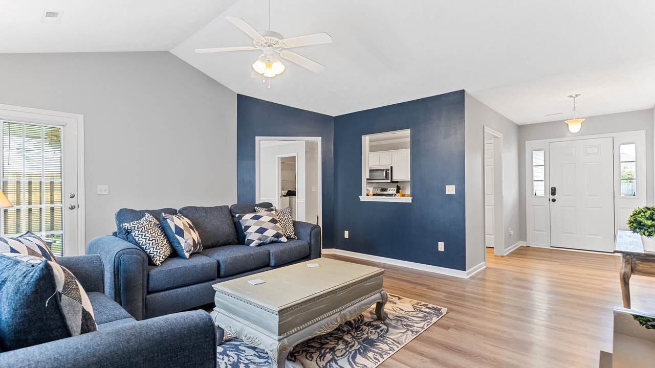 Photo of Livingroom in Silver Lake