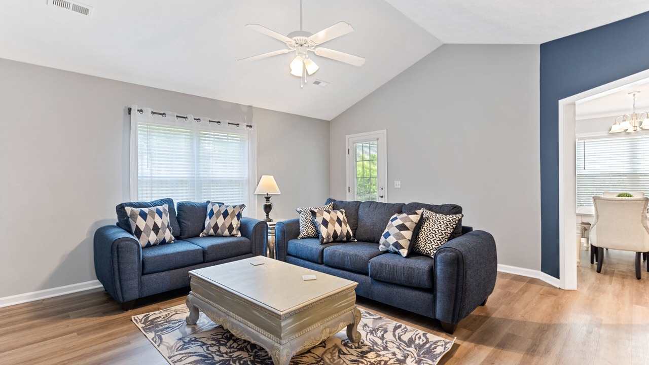 Photo of Livingroom in Silver Lake