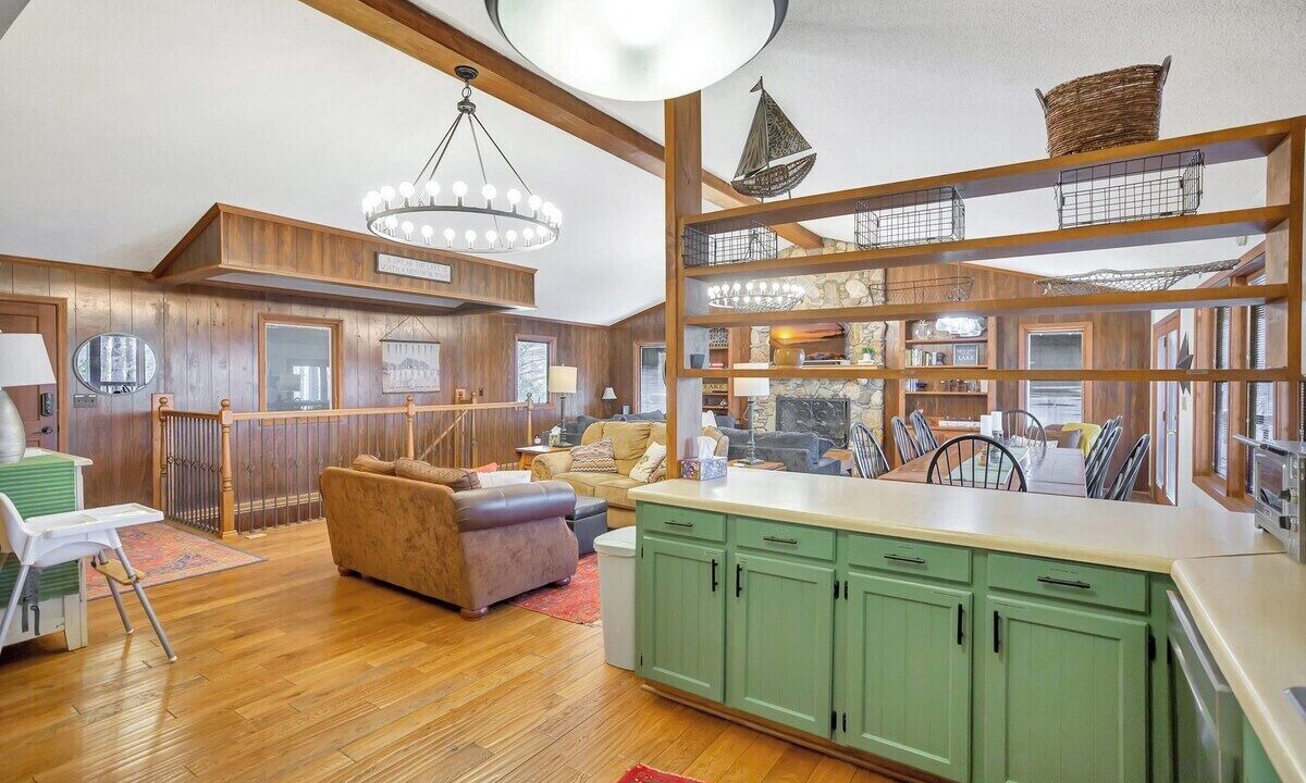 Photo of Livingroom in Six Mile