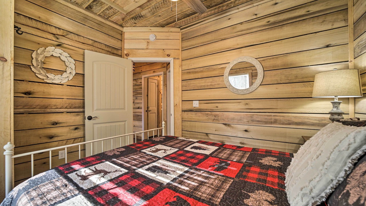 Photo of Bedroom in Pisgah Forest
