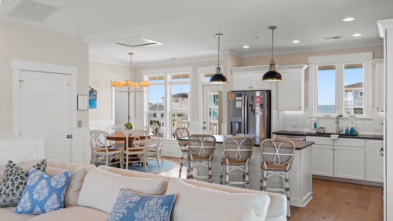 Photo of Livingroom in Oak Island