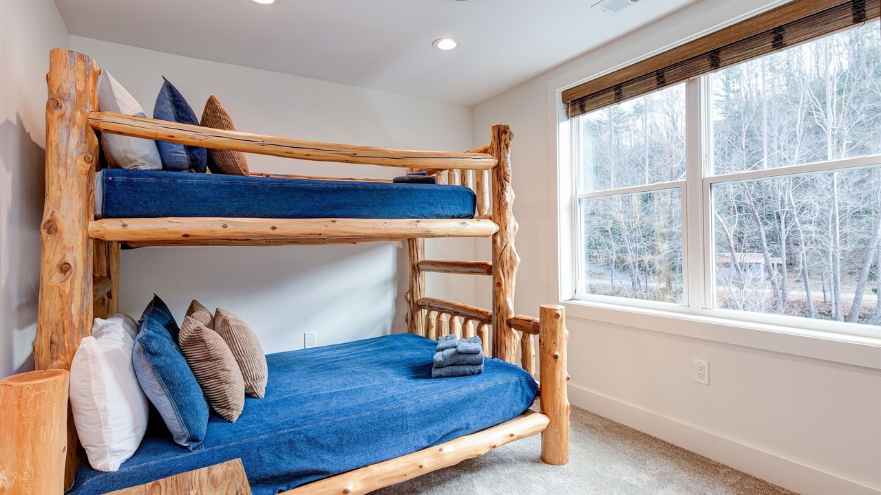 Photo of Bedroom in Cullowhee