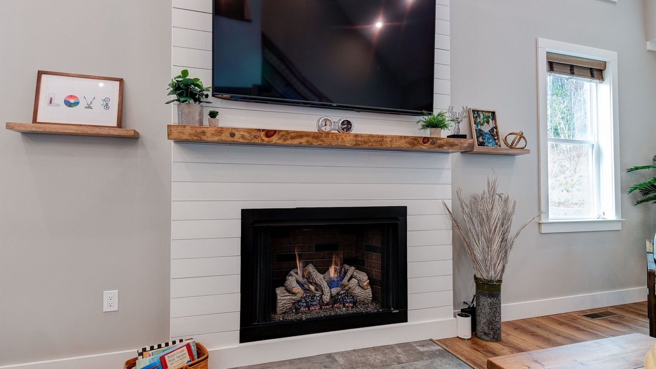 Photo of Livingroom in Cullowhee