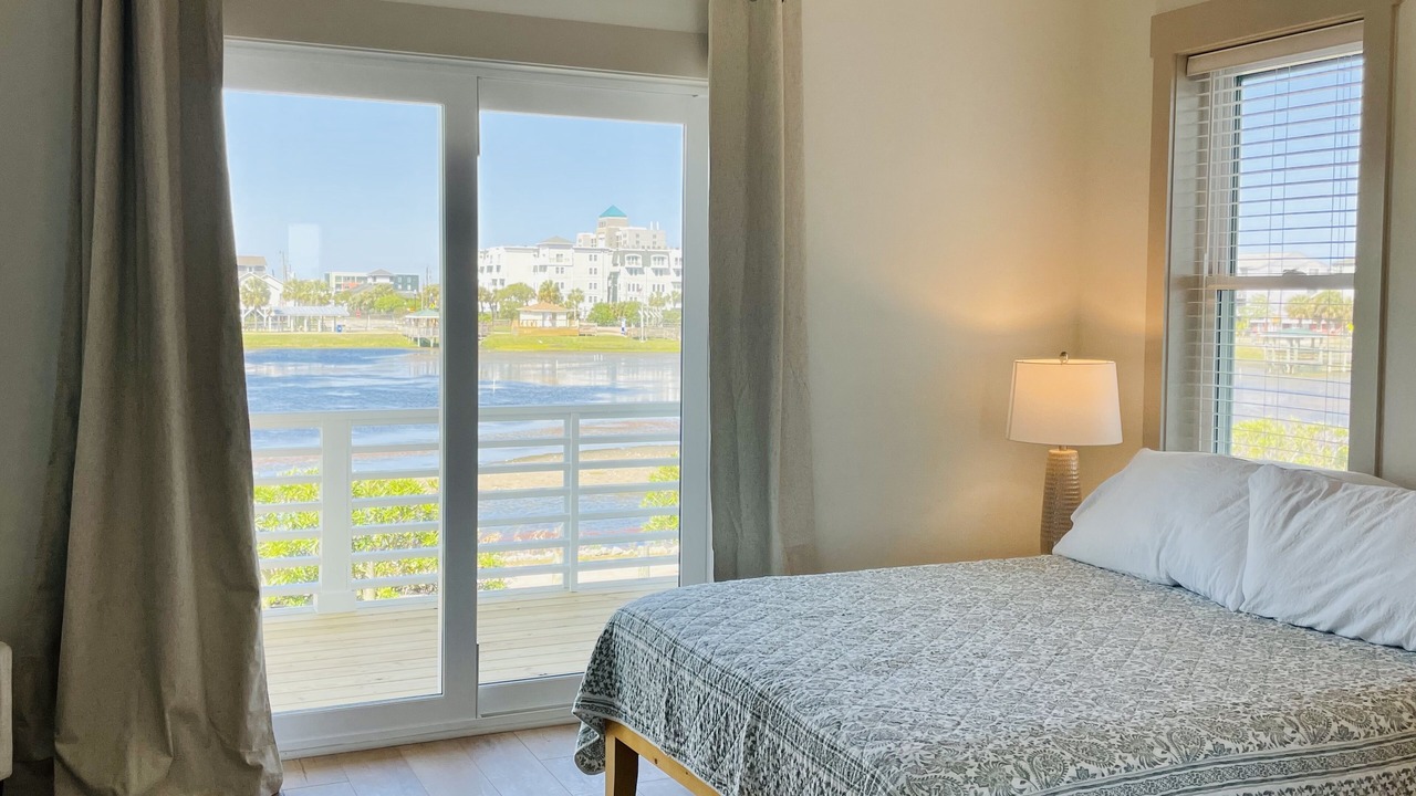 Photo of Bedroom in Carolina Beach