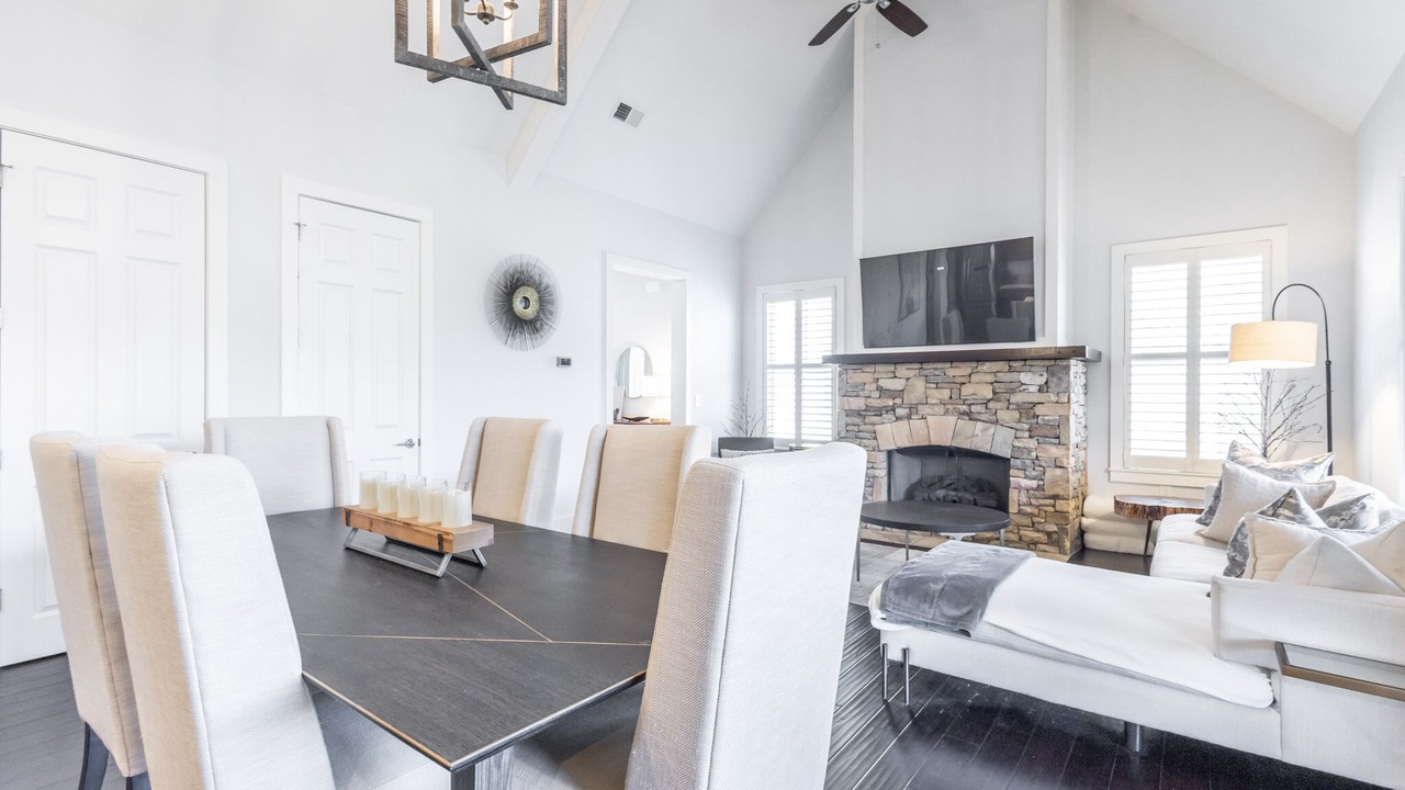 Photo of Livingroom in Bear Lake Reserve