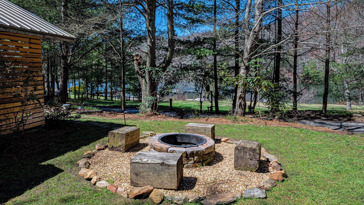 Photo of Outdoor in Topton