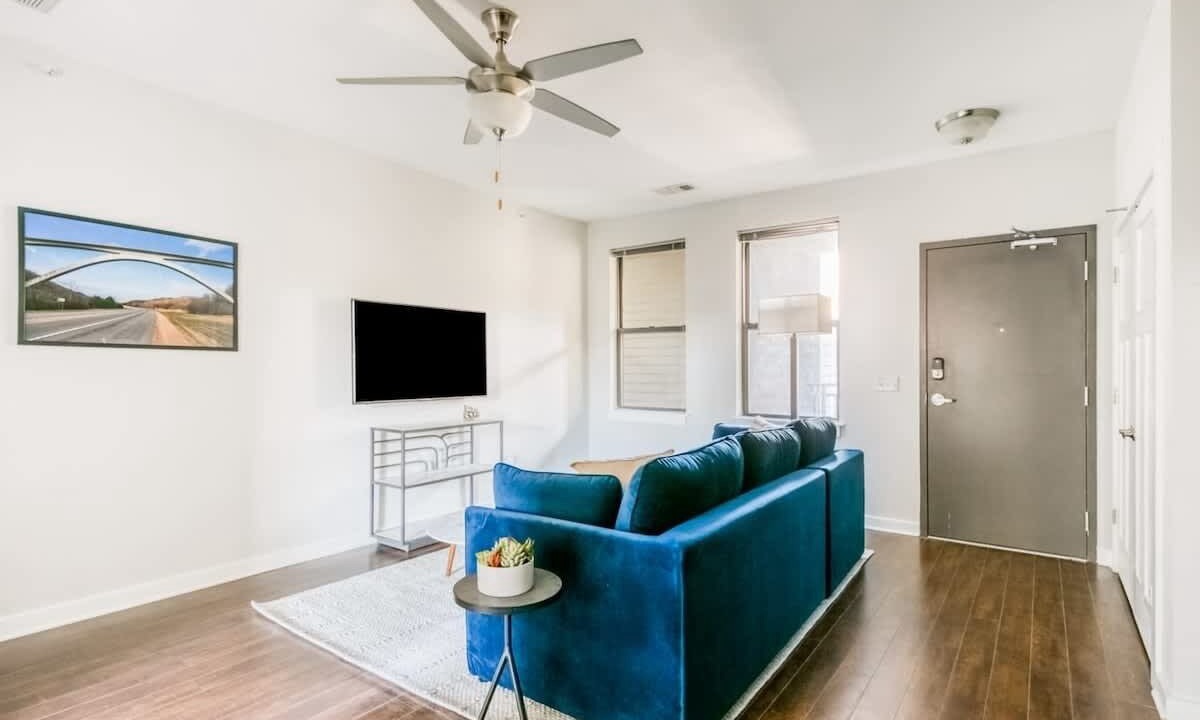 Photo of Livingroom in Music Row