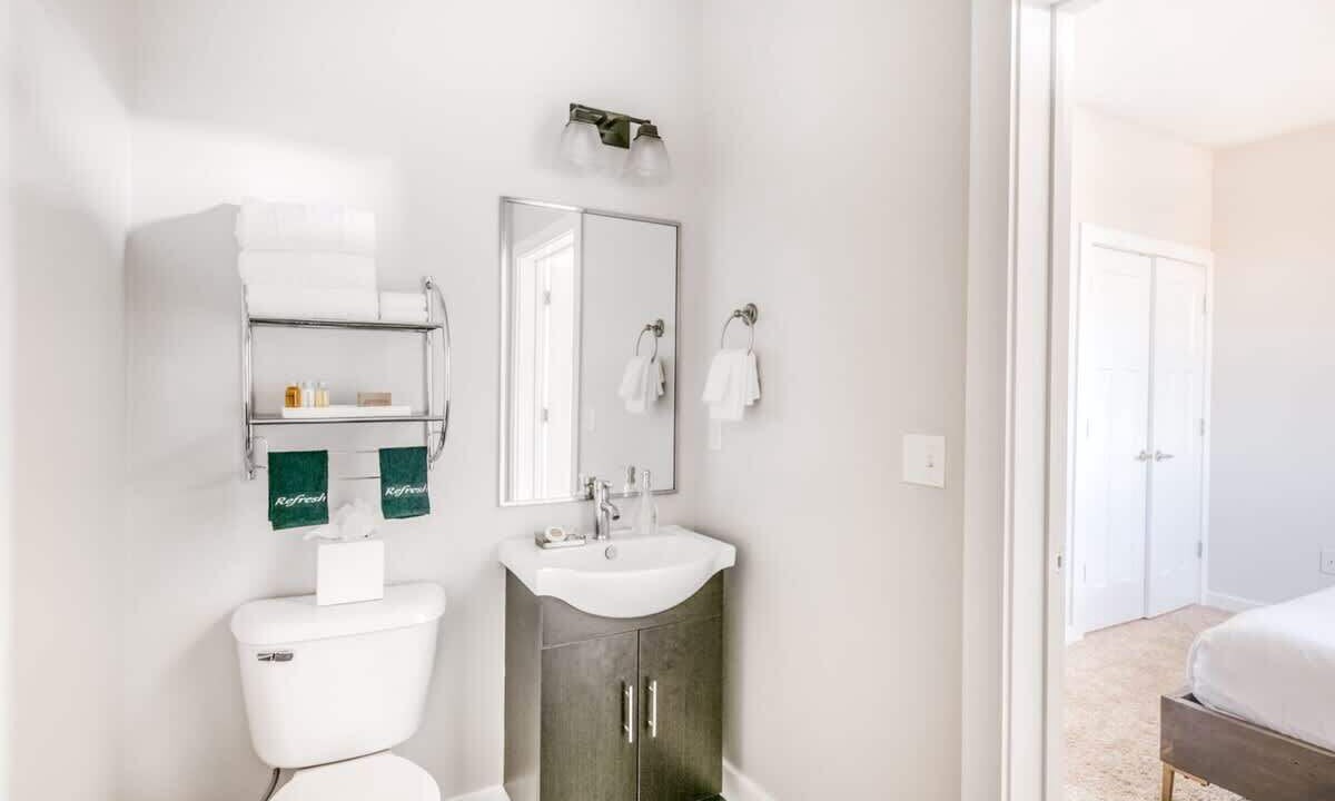 Photo of Bathroom in Music Row