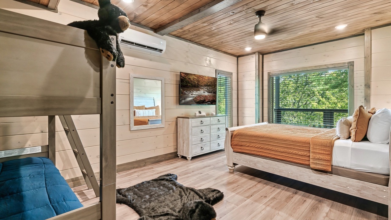 Photo of Bedroom in Wears Valley