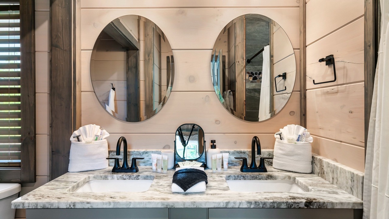 Photo of Bathroom in Wears Valley