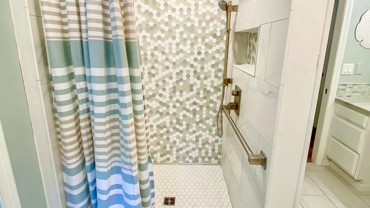 Photo of Bathroom in Southern Shores