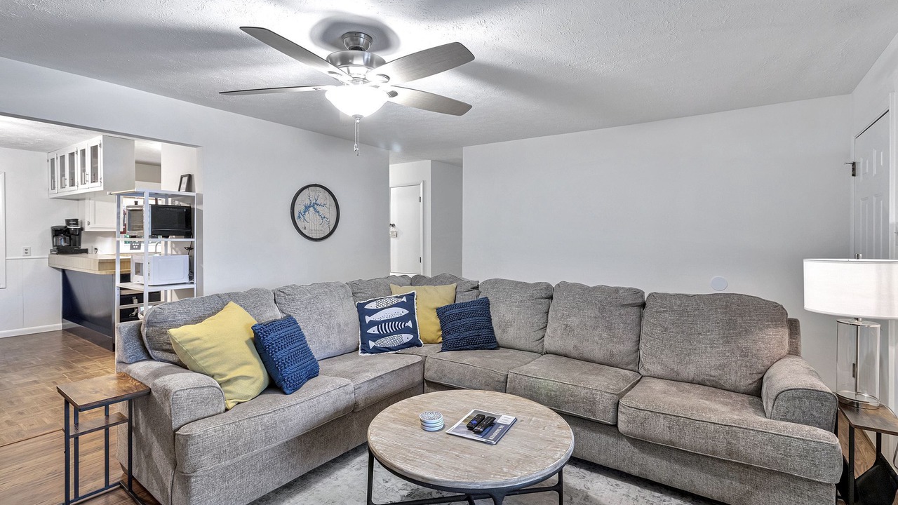 Photo of Livingroom in Byrdstown