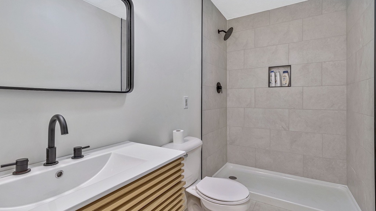 Photo of Bathroom in Byrdstown