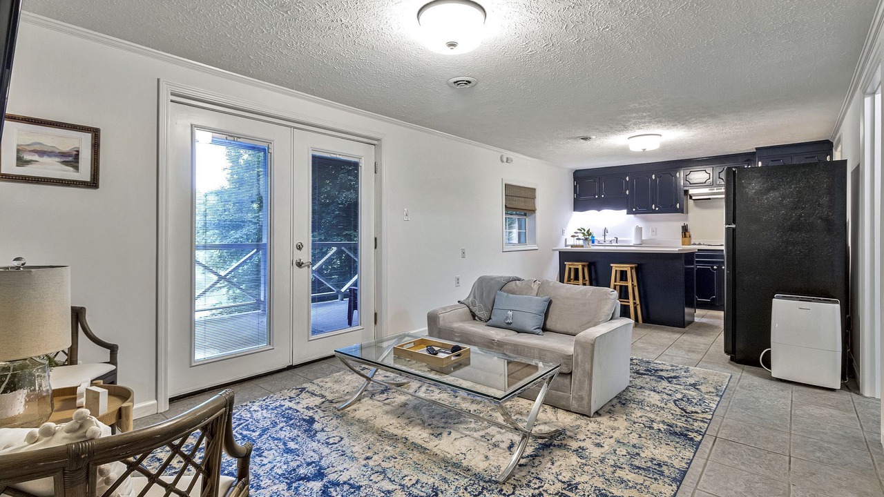 Photo of Livingroom in Byrdstown