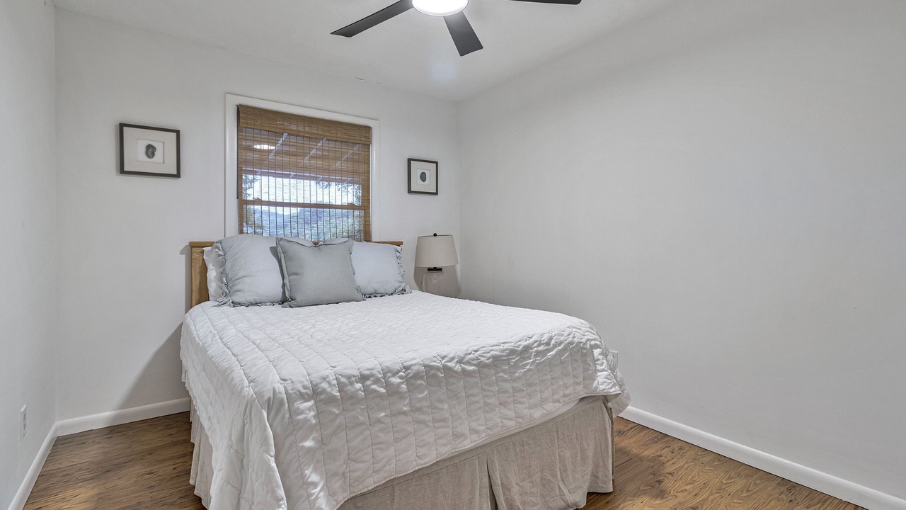 Photo of Bedroom in Byrdstown