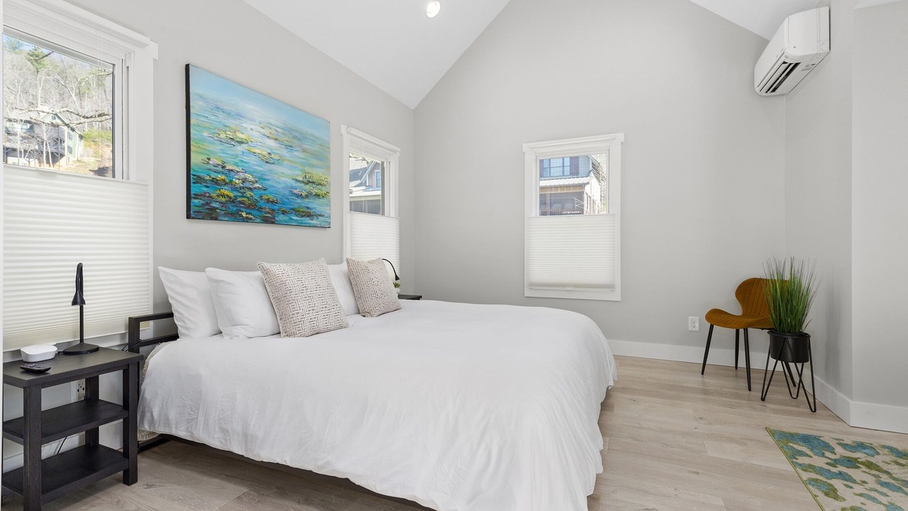 Photo of Bedroom in Cullowhee