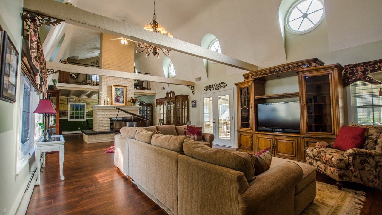 Photo of Livingroom in Shepherdsville