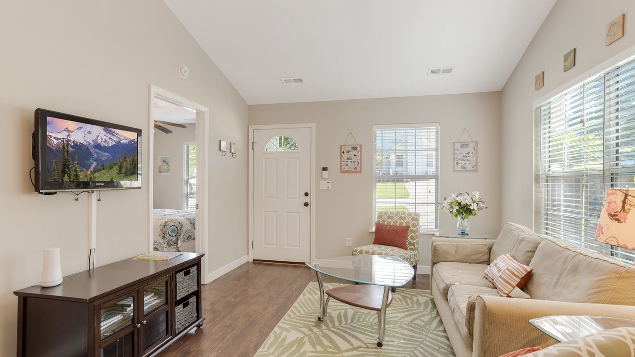 Photo of Livingroom in Travelers Rest