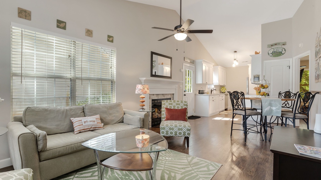Photo of Livingroom in Travelers Rest