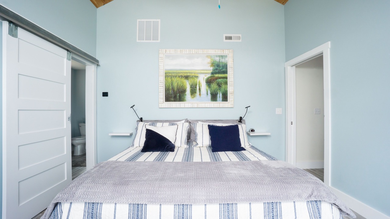 Photo of Bedroom in Lakeview