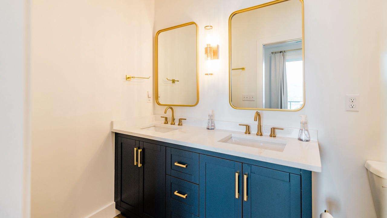 Photo of Bathroom in La Follette