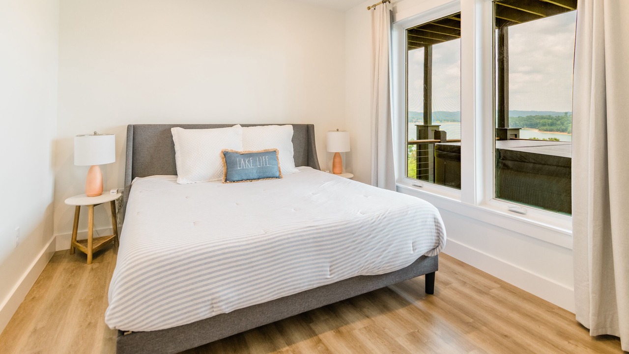 Photo of Bedroom in La Follette