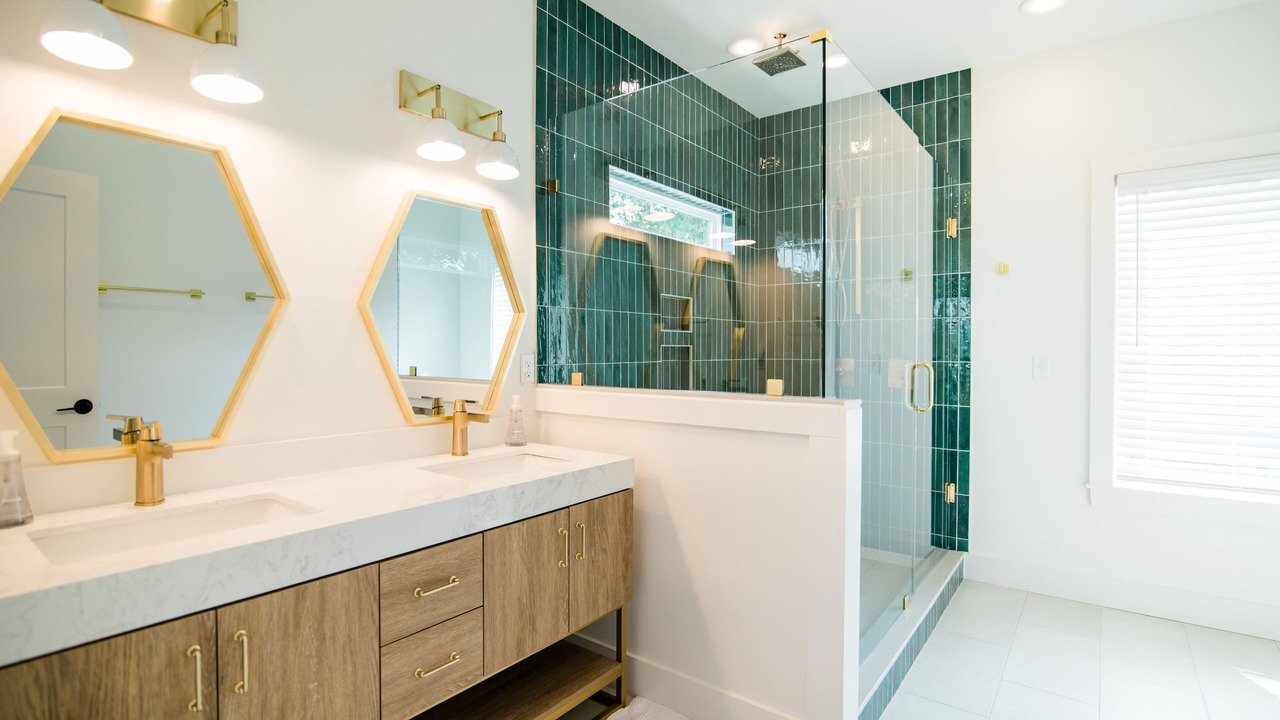 Photo of Bathroom in La Follette