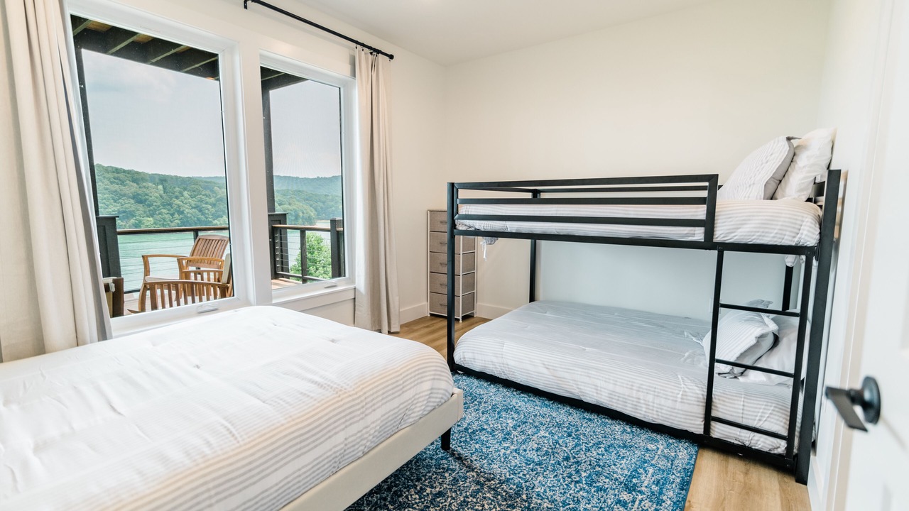 Photo of Bedroom in La Follette