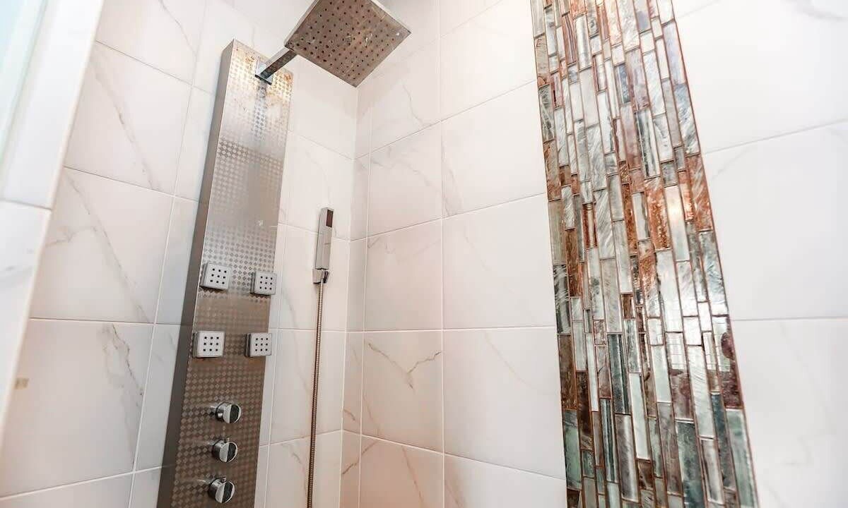 Photo of Bathroom in East Ocean View