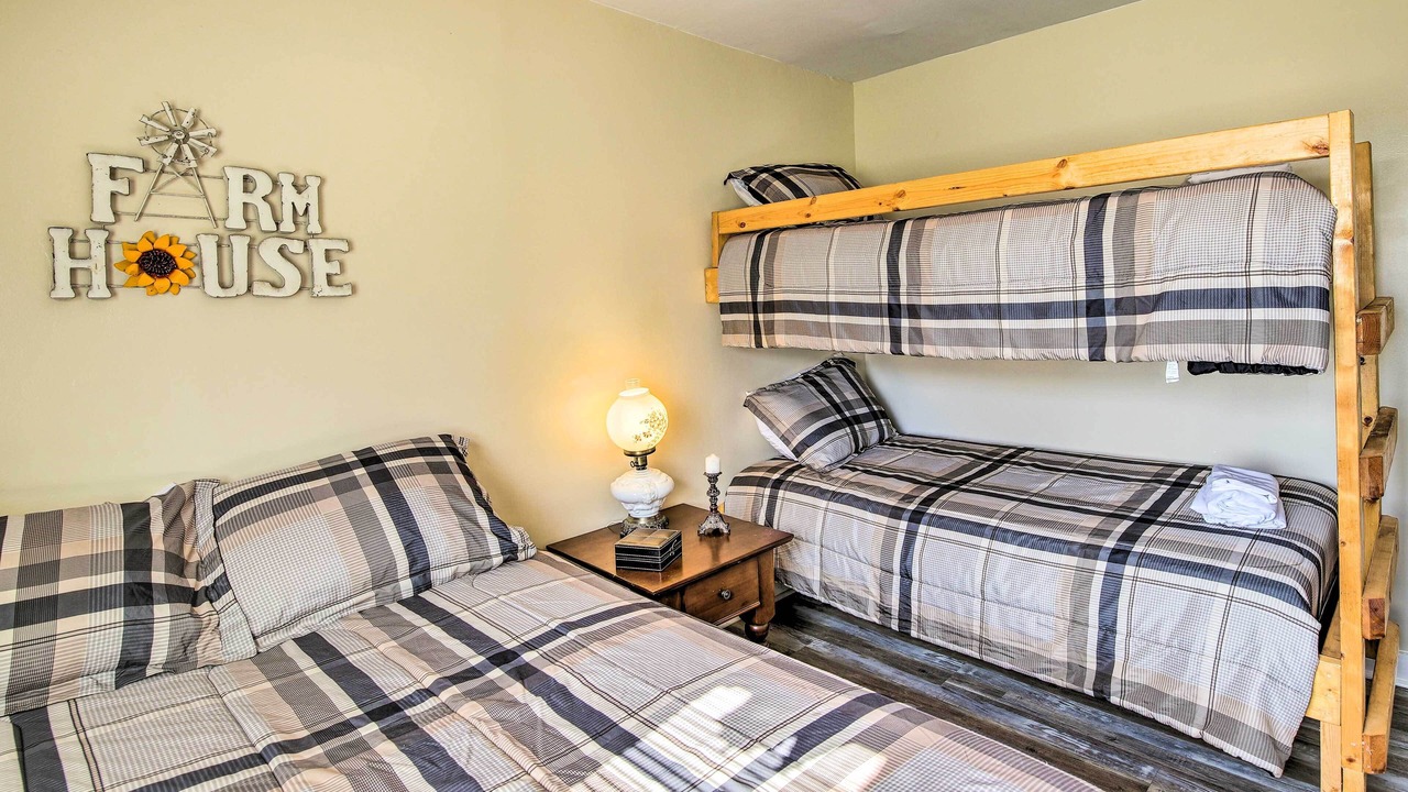 Photo of Bedroom in La Follette