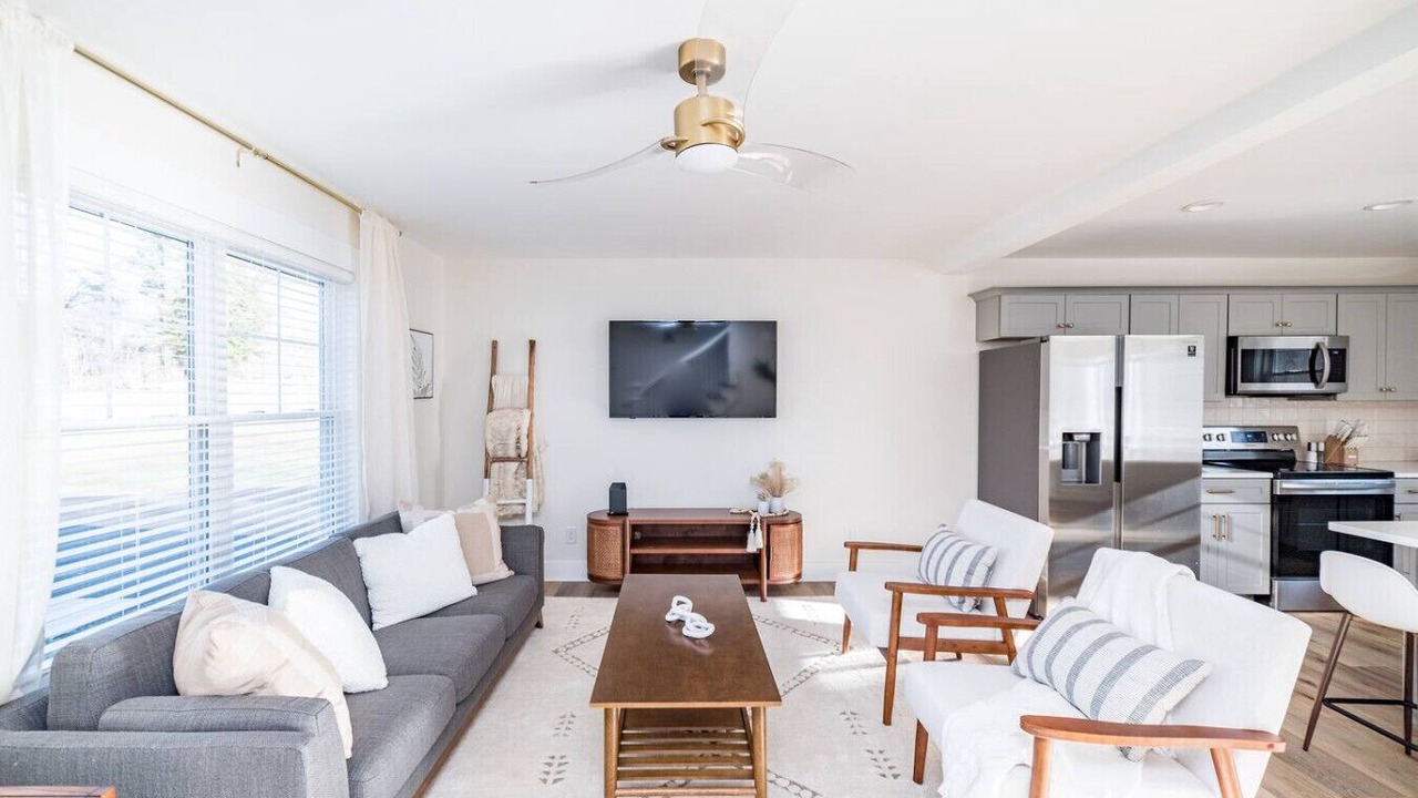 Photo of Livingroom in Madison Heights