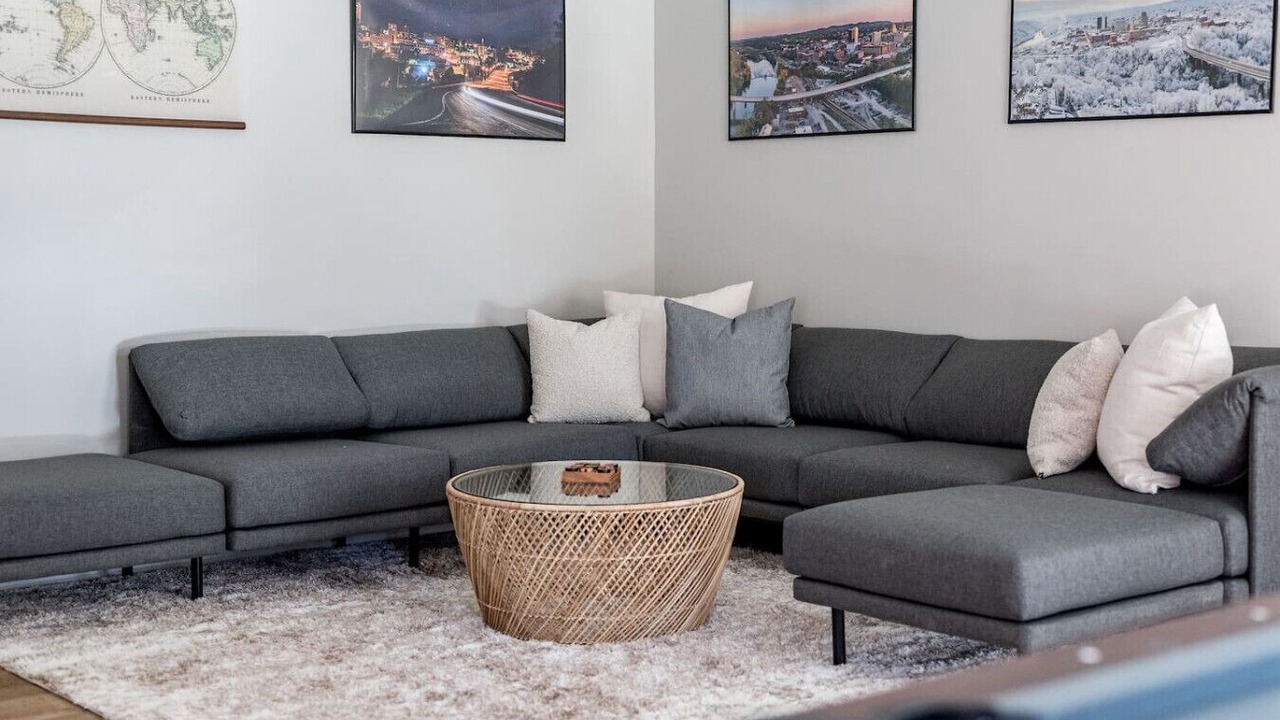 Photo of Livingroom in Madison Heights