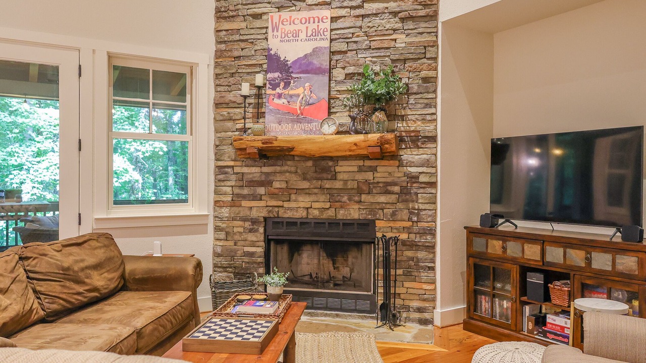 Photo of Livingroom in Bear Lake Reserve