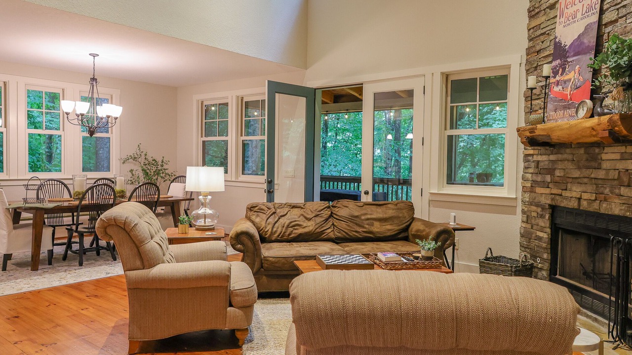 Photo of Livingroom in Bear Lake Reserve