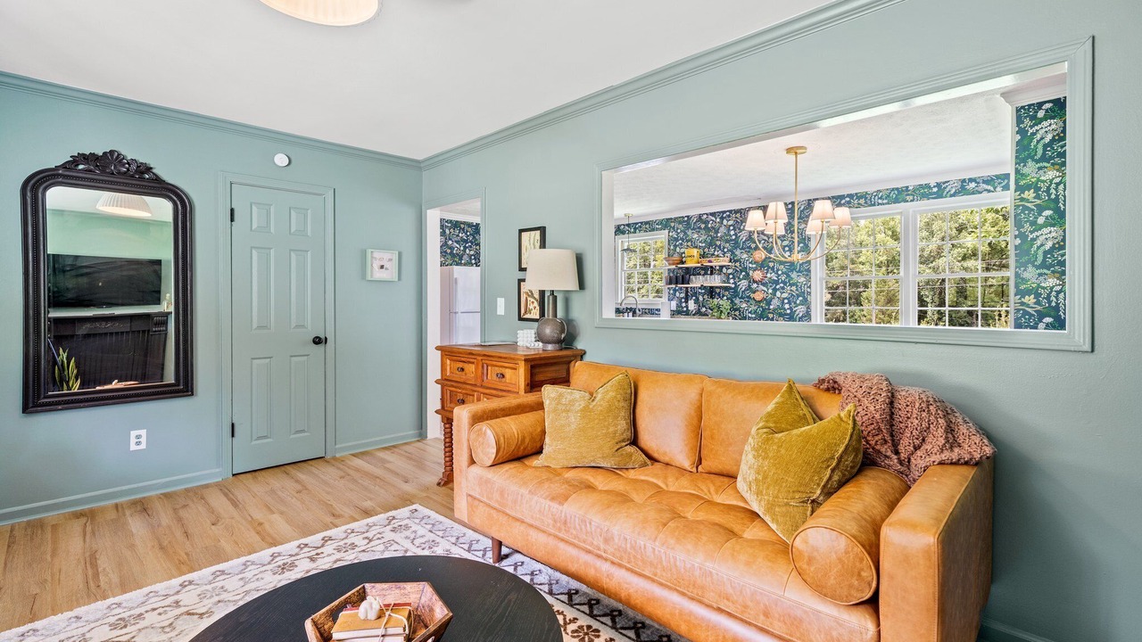Photo of Livingroom in Travelers Rest