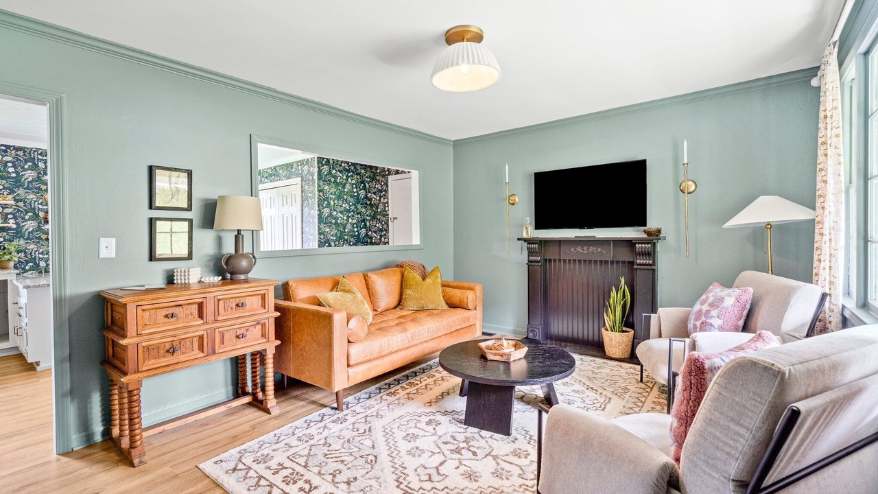 Photo of Livingroom in Travelers Rest