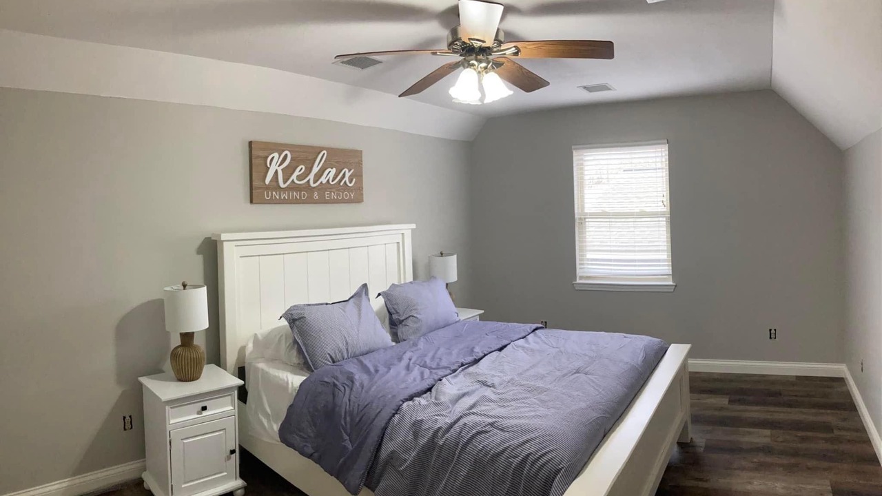 Photo of Bedroom in Byrdstown