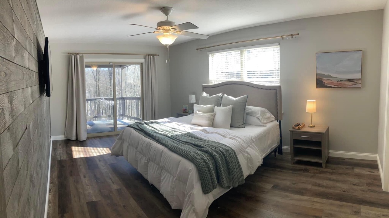 Photo of Bedroom in Byrdstown