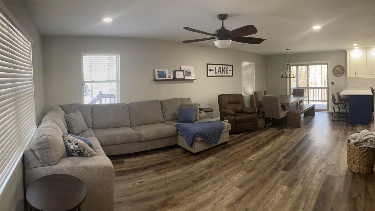Photo of Livingroom in Byrdstown