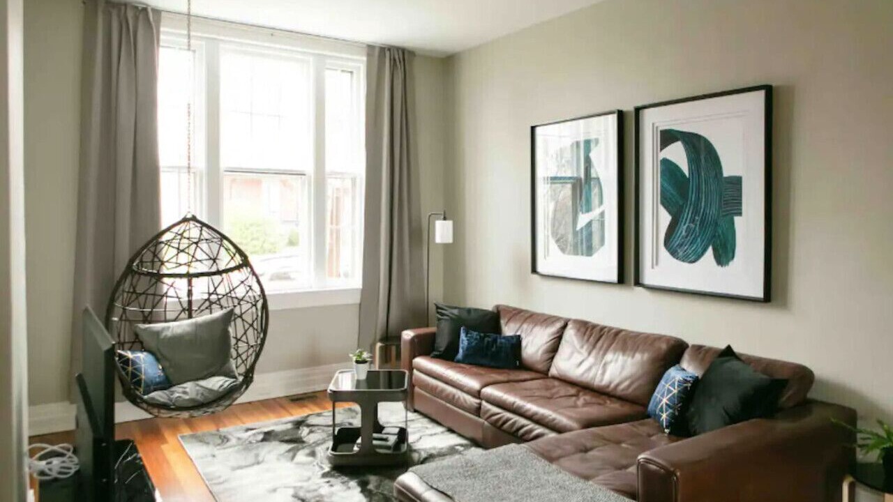 Photo of Livingroom in Court House Hill