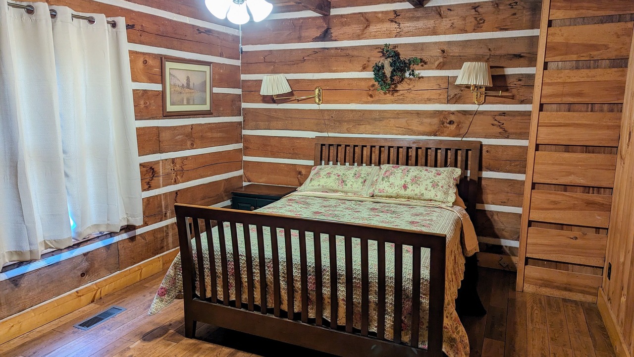 Photo of Bedroom in Jamestown