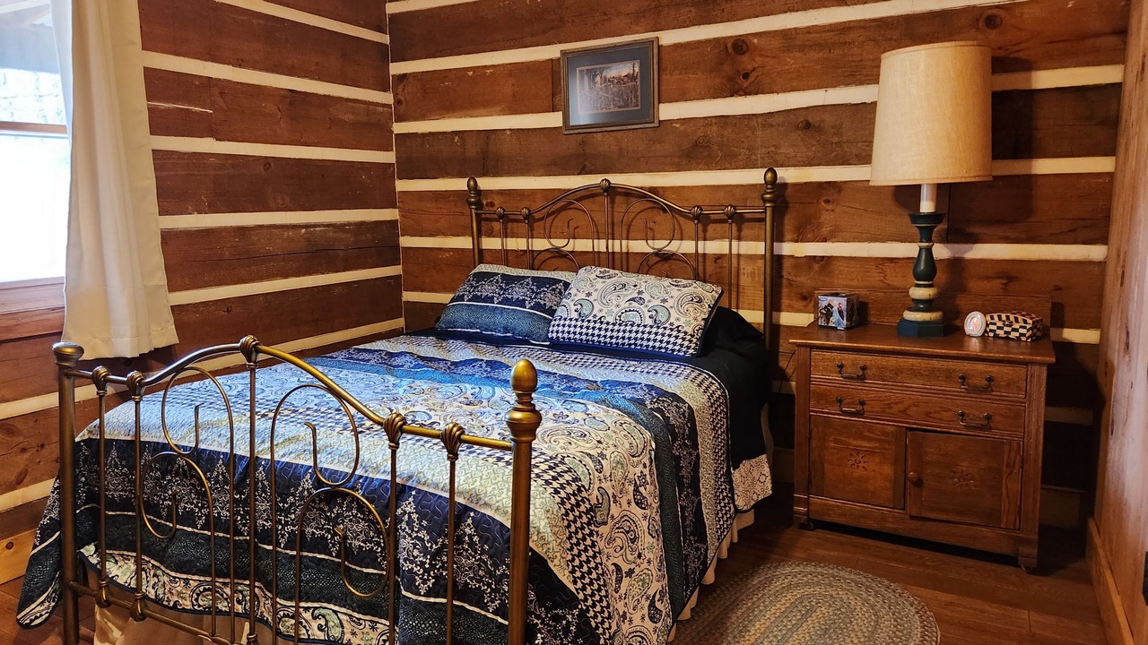 Photo of Bedroom in Jamestown