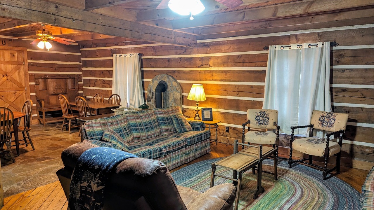 Photo of Livingroom in Jamestown