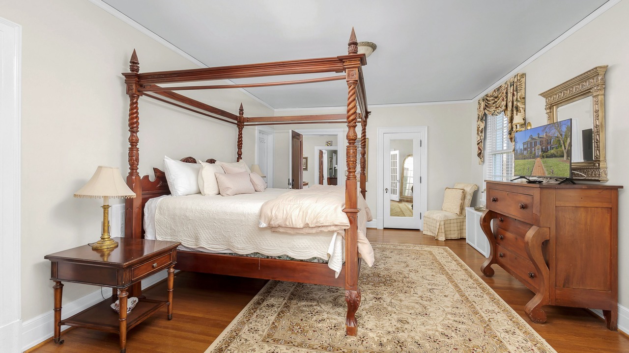 Photo of Bedroom in Roanoke