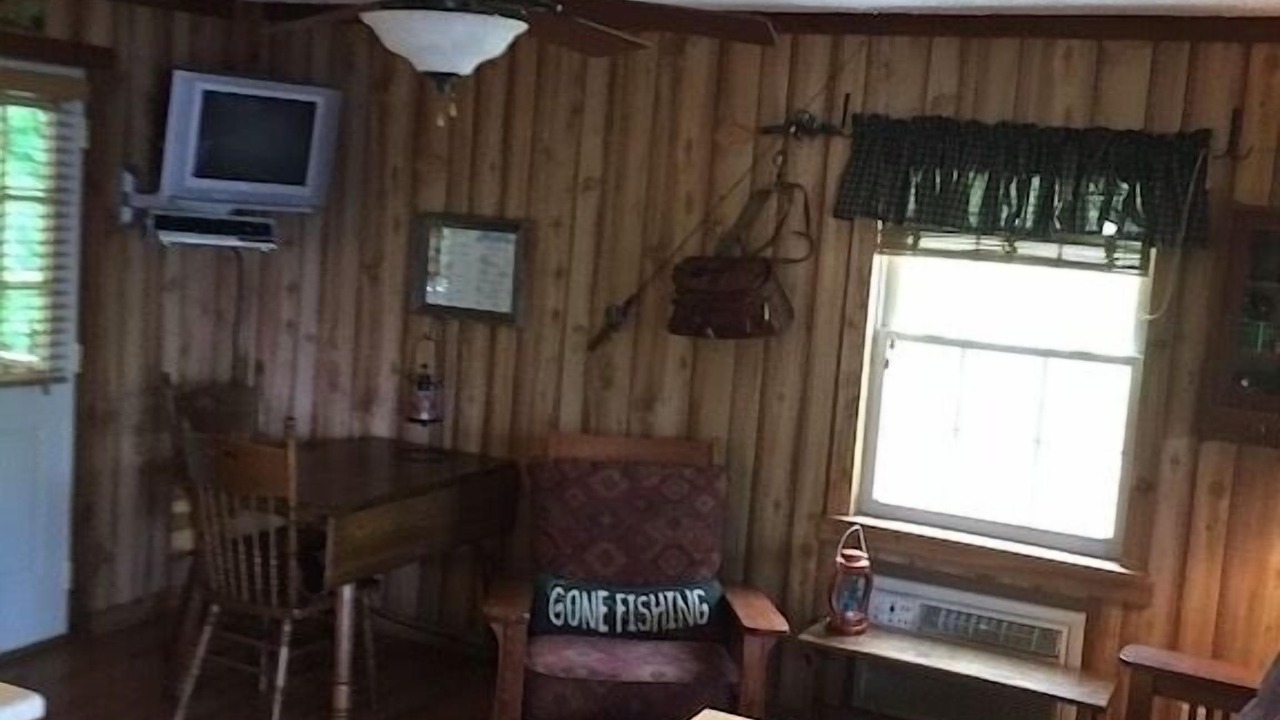 Photo of Livingroom in Byrdstown