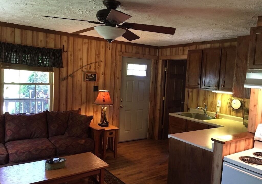 Photo of Livingroom in Byrdstown
